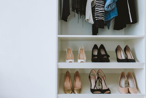 Как да изберем удобни дамски обувки на висок ток?